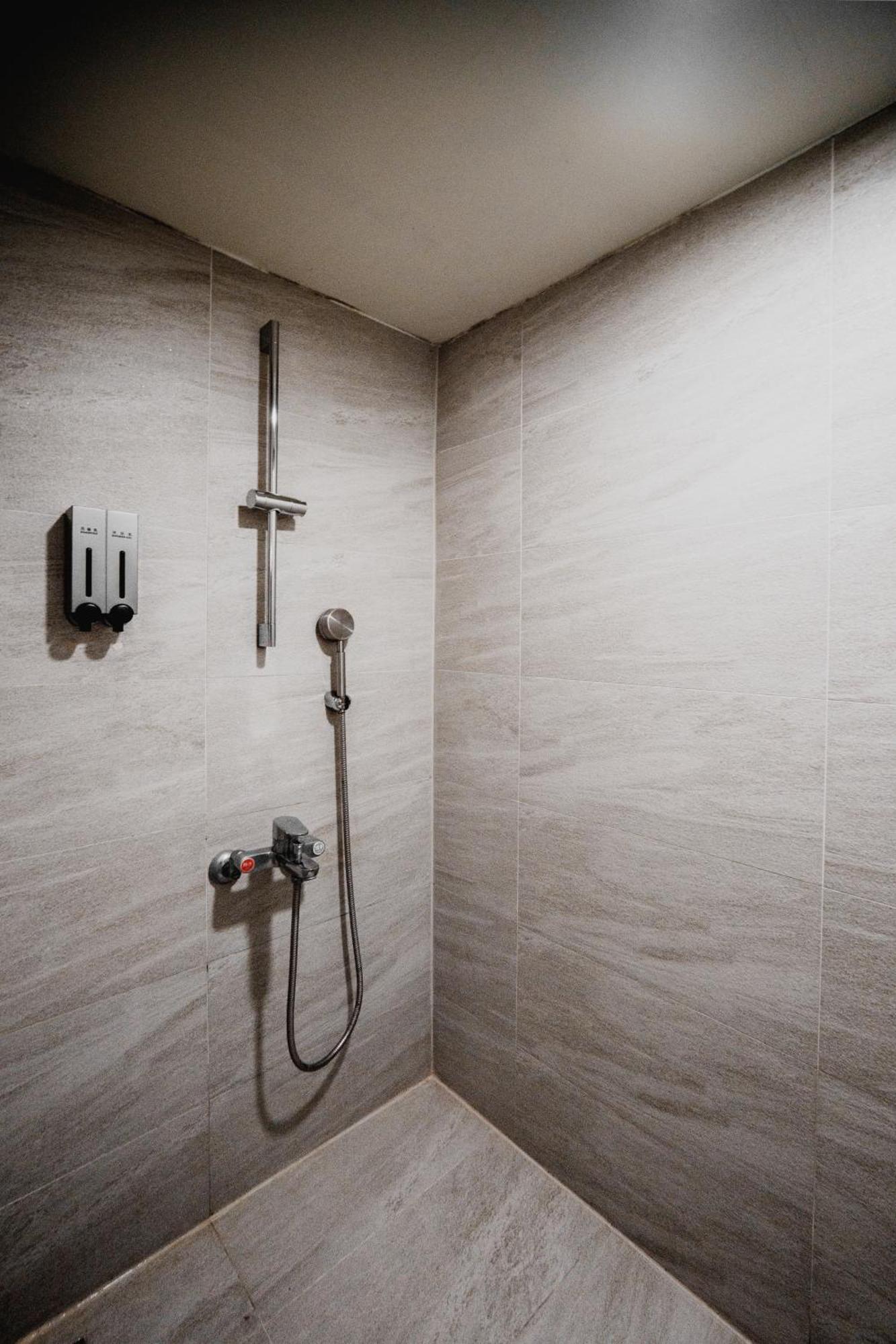 Hub Hotel Kaohsiung Yawan Branch Екстер'єр фото